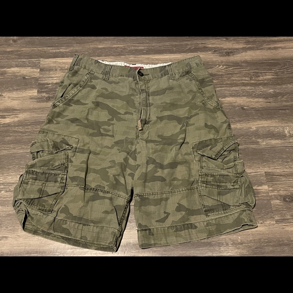 Vintage Levi’s Camo Cargo Shorts
